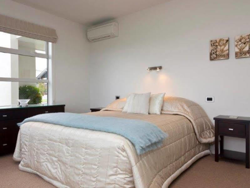 B&B @ Number Ten Taupo Luaran gambar